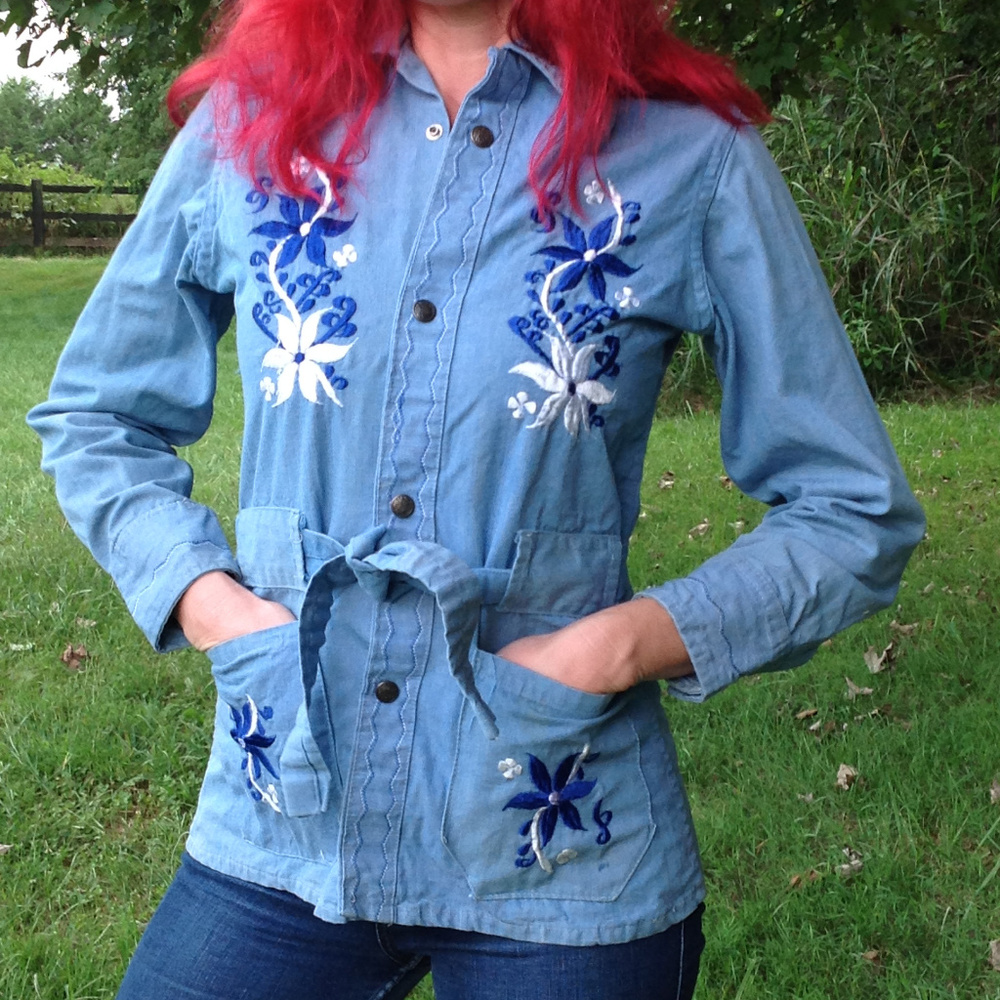Vtg floral Embroidered Jean Jacket 1970s